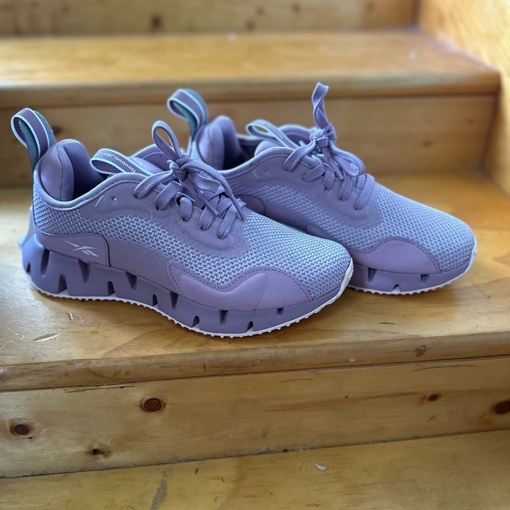 Reebok sneaks sz 7.5